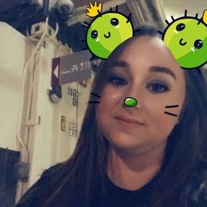 Meet your Posher, Rena
